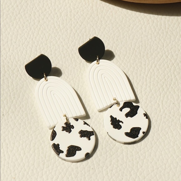 Jewelry - Geometric Cute Black & White Drop Earrings